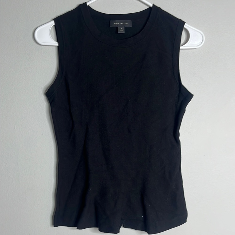 Ann Taylor Women's Black Sleeveless Top